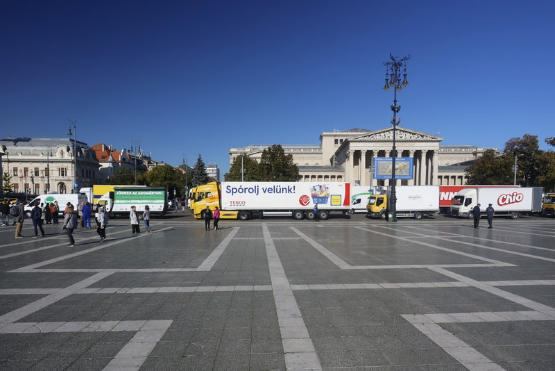 30 tonna élelmiszeradománnyal nyomatékosították elkötelezettségüket az Élelmiszerbank partnerei